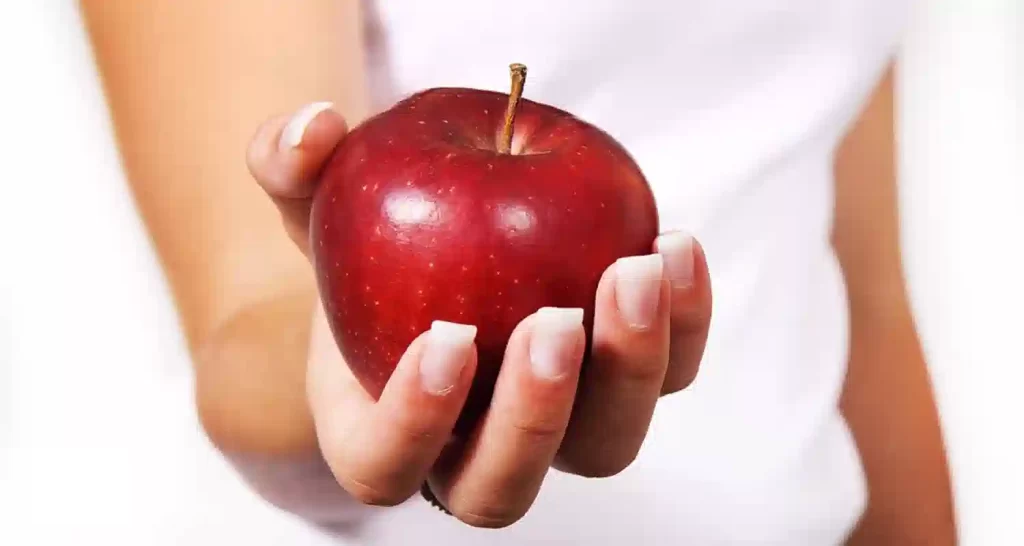 Che succede veramente se mangi una mela al giorno