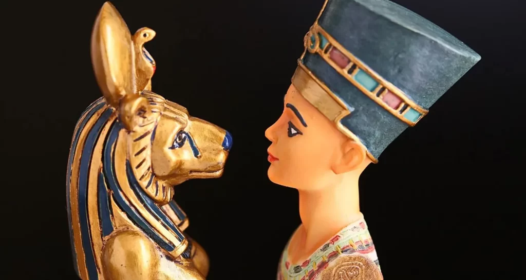 Egitto Vicini alla scoperta della tomba di Cleopatra