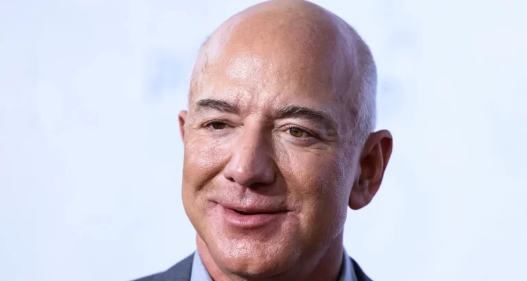 Jeff Bezos sta regalando tutto, perchè?