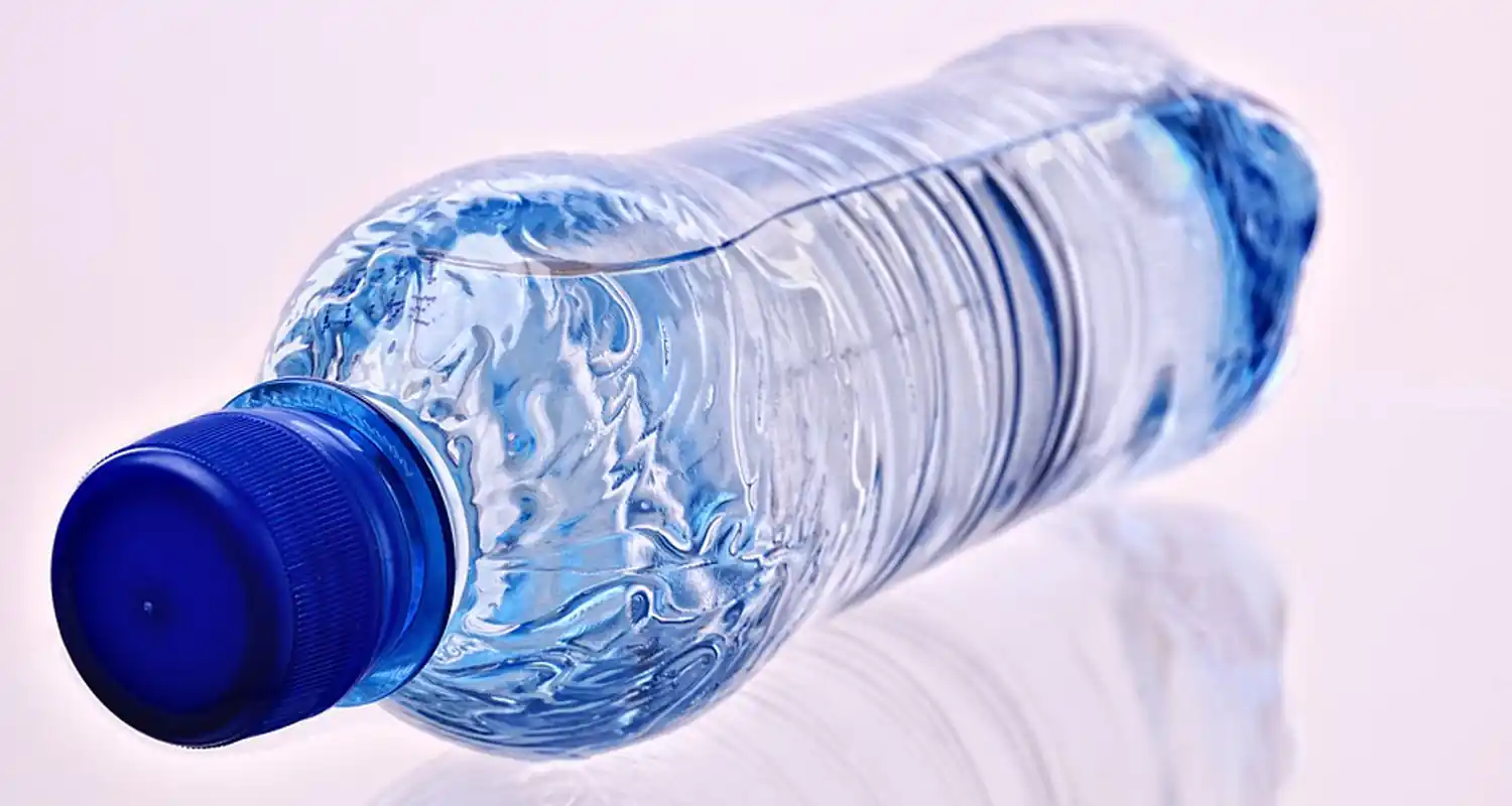Come conservare correttamente acqua in casa