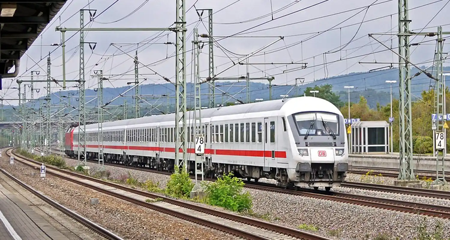 Germania il treno non si ferma il macchinista ubriaco