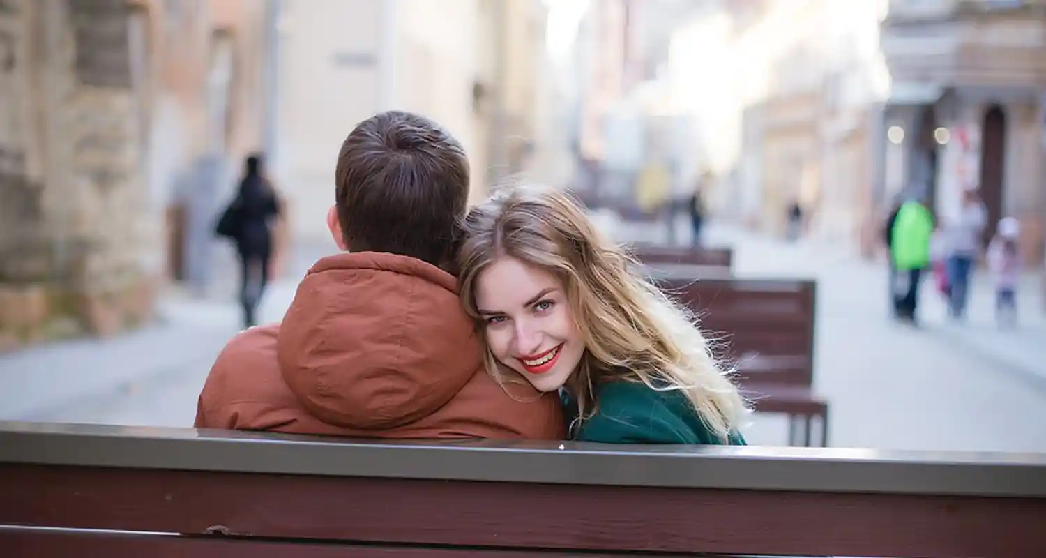 Cuori solitari a rischio le truffe romantiche sui siti di incontri