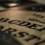 Fanno una seduta spiritica con tavola Ouija e svengono 28 persone
