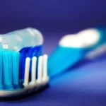 Ecco perche non devi mai conservare lo spazzolino in bagno