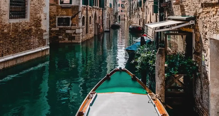 Rivelato il segreto del Canal Grande di Venezia: il misterioso verde  ha una spiegazione