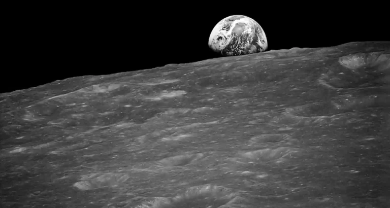 Scoperta sulla Luna: enorme massa metallica individuata sotto la superficie