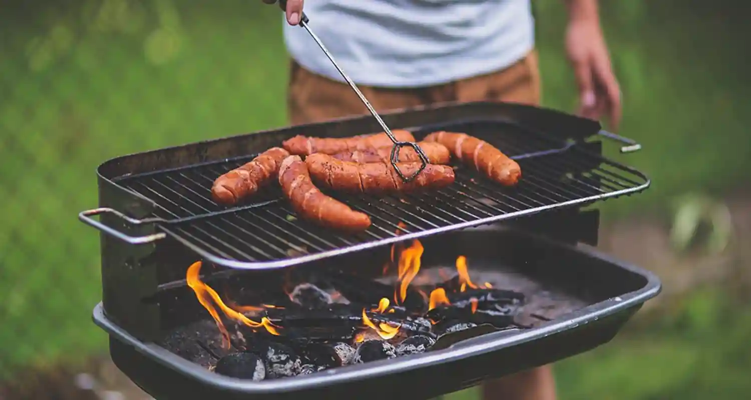 Siamo vegani! Denunciano i vicini per odore del barbecue