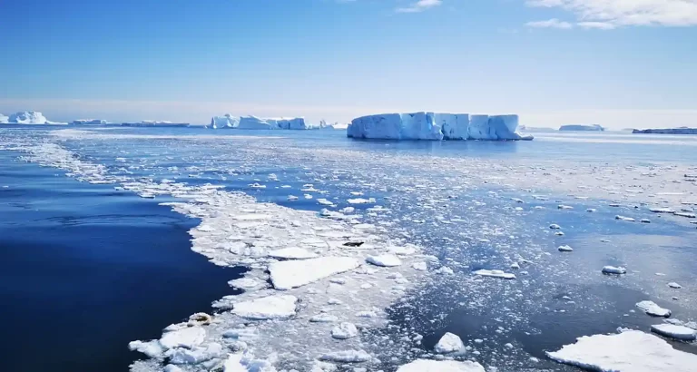 Antiche terre nascoste sotto l’Antartide svelate dalle immagini gravitazionali