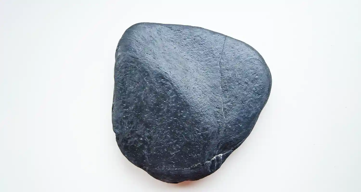 Incredibile mistero della pietra nera tornata dallo spazio