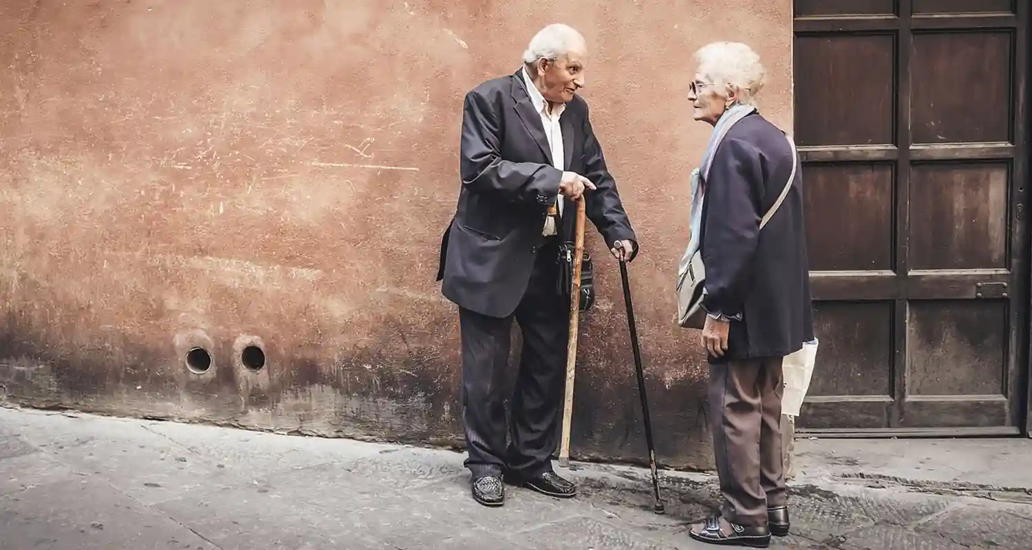 Scienza spiega vero che invecchiando si comincia a puzzare