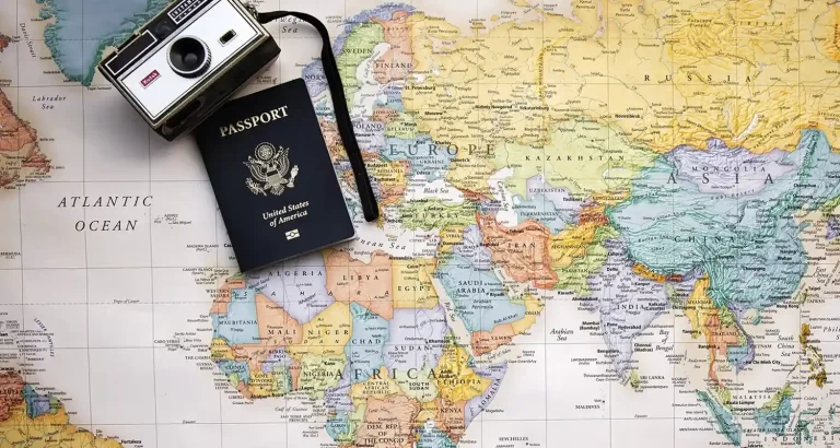 Esistono tre persone che possono viaggiare in tutto il mondo senza documenti