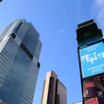 Per dispetto un tecnico manda film per adulti sui cartelloni pubblicitari