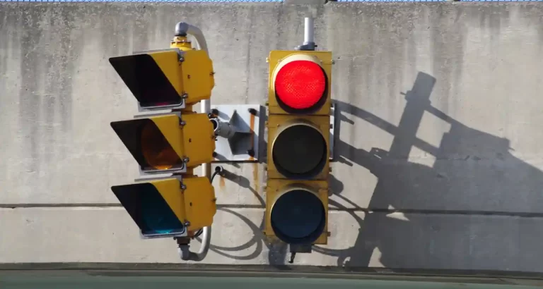 Perchè in Giappone non esiste il verde al semaforo?