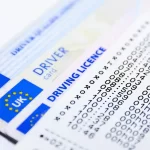 Assume un sosia per superare esame della patente