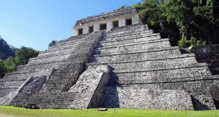 Il progetto di un astronave ritrovato in un tempio Maya e ricostruito mille anni dopo