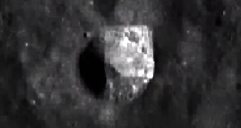 Un enorme monolite suscita nuove domande sulla Luna