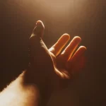 Ti prude il palmo della mano sinistra o destra cosa significa