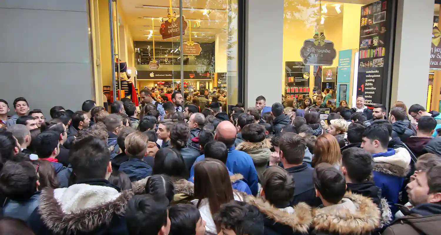 Black Friday storie di accoltellamenti e morti per uno sconto