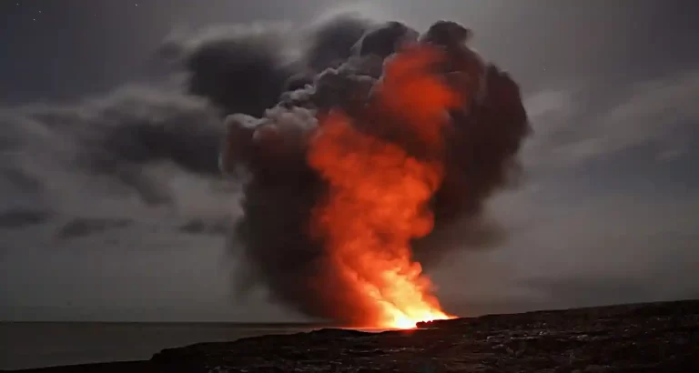 Ci sono 46 vulcani che stanno eruttando sulla Terra