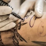 Arriva il tatuaggio intelligente che controlla anche la tua salute
