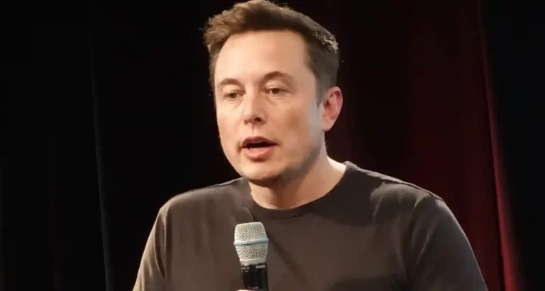 Elon Musk il miliardario che preferisce vivere in un mini appartamento