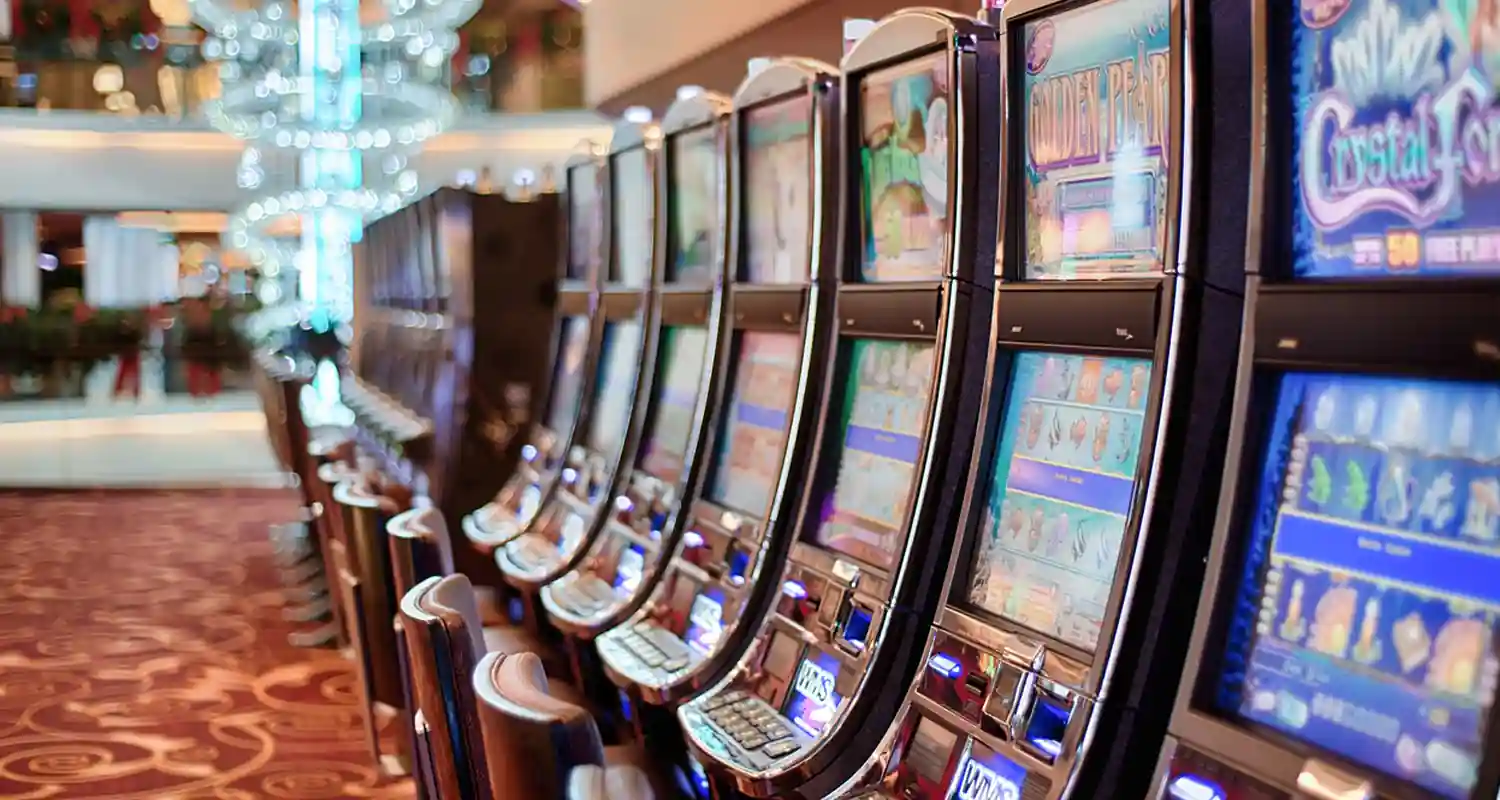 Vince 42 milioni alle slot machine ma il Casino gli offre una cena