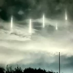 Luci verticali apparse sul mar del Giappone