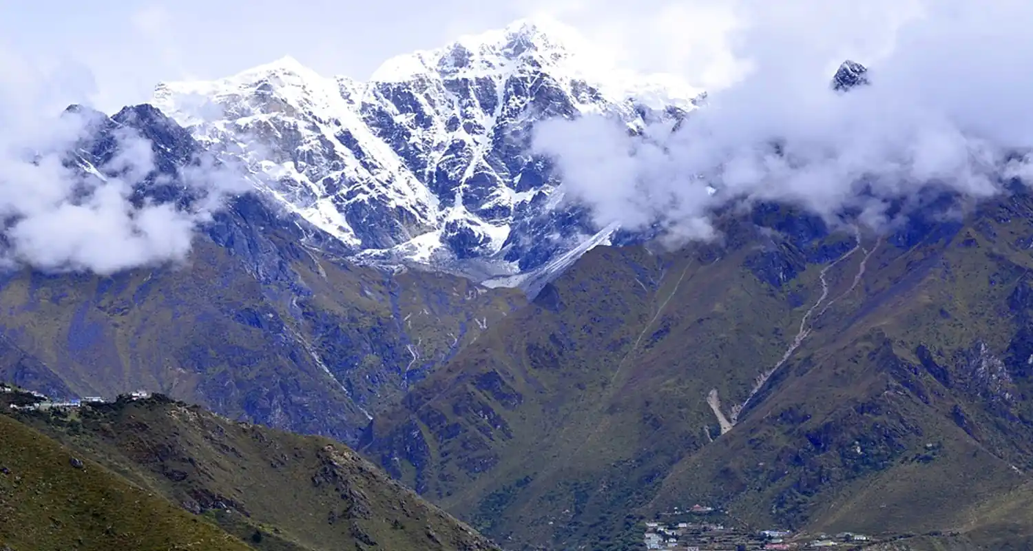 Scala il monte Everest in 14 ore da sola