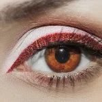 Stati Uniti Lite in parlamento per le ciglia finte