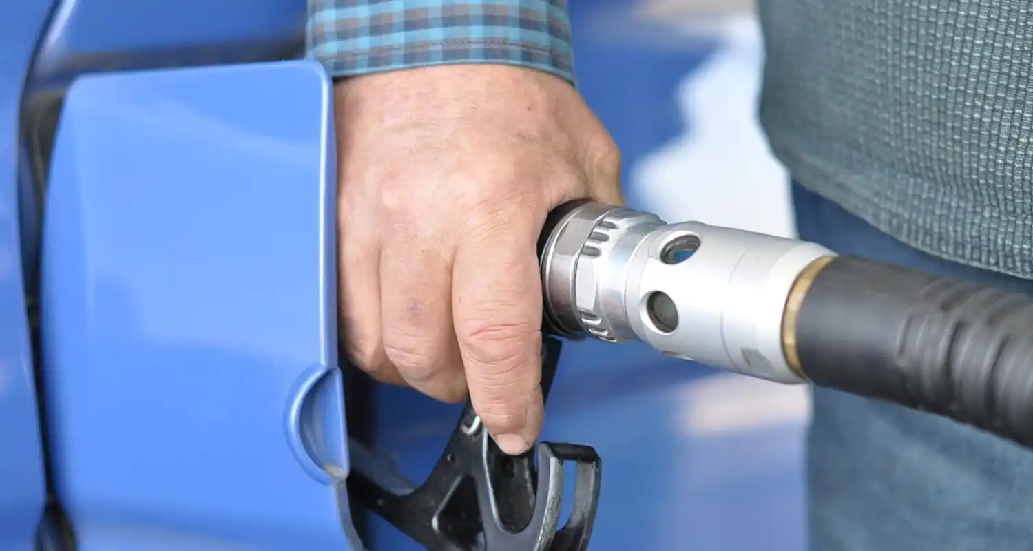 Perche molti amano odore della benzina