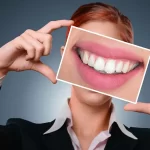 Perde tutti i denti e rivela Piaccio di più agli uomini