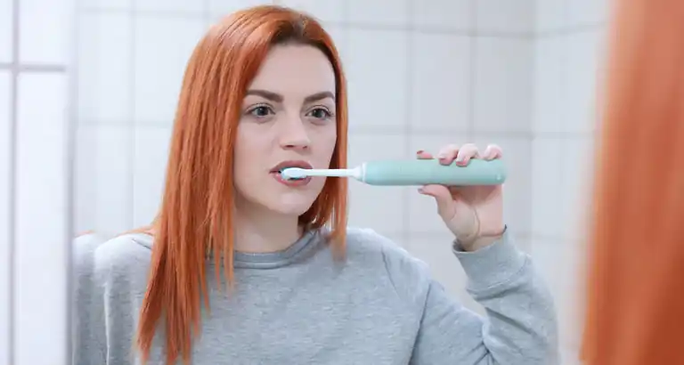 giusto lavarsi i denti dopo aver fatto colazione