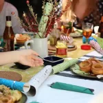 Ecco quando devi mentire ai tuoi amici