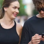 Phubbing la nuova tendenza che sta rovinando le coppie