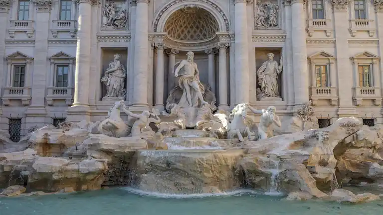 Fontana di Trevi: Dove Finiscono i Soldi Lanciati dai Turisti?