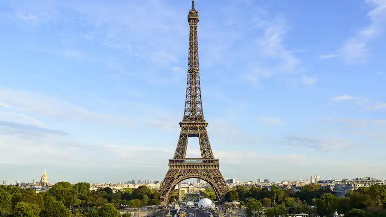 Per quale motivo è stata costruita la Torre Eiffel