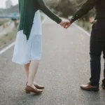 Oggi ci si fida più di una app di incontri che conoscere dal vivo