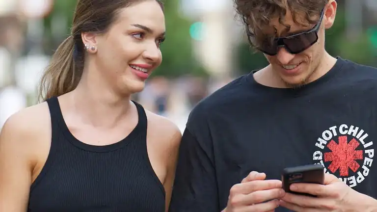Phubbing ecco come si sta rovinando la tua relazione
