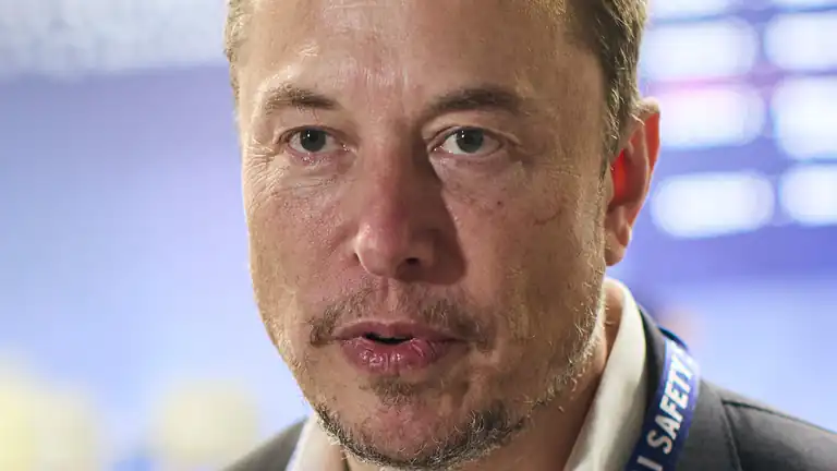 Elon Musk lancia una offerta di lavoro direttamente dal suo social