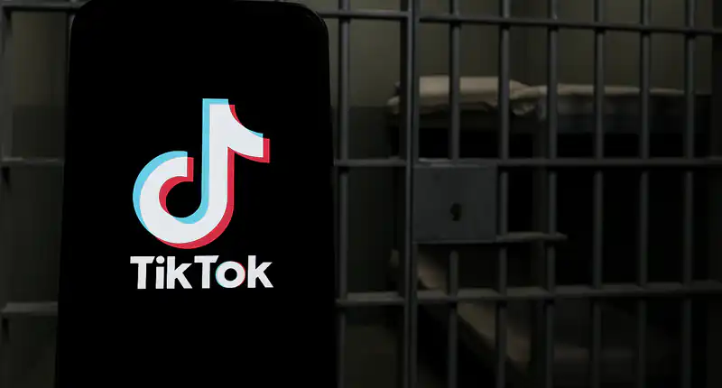 Influencer condannata per una battuta su Gesù su TikTok