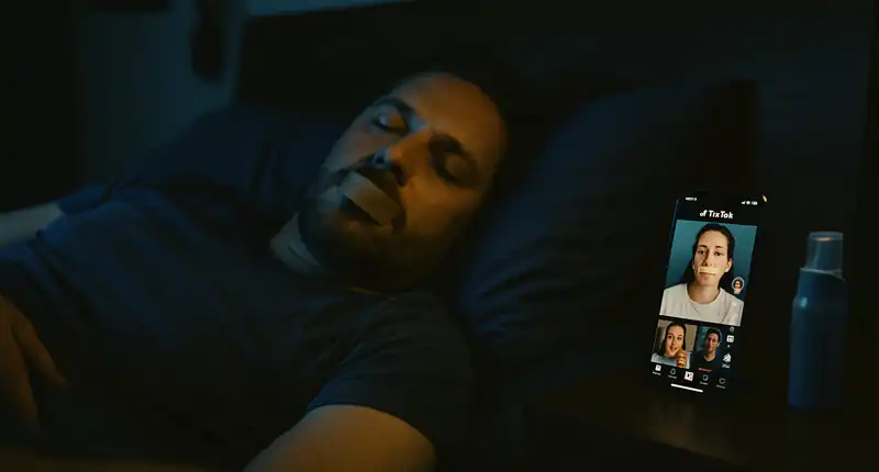 Il mouth taping è sicuro per dormire meglio