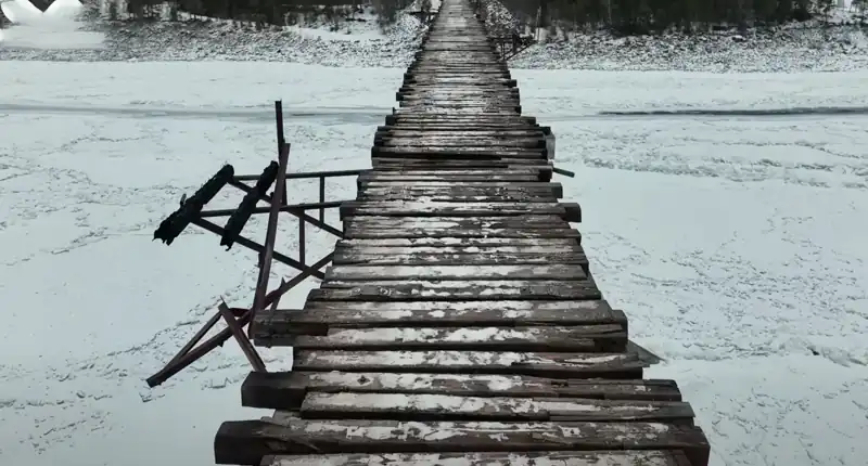 Russia ponte Vitimsky il valico abbandonato più pericoloso del mondo