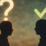 Due sagome di persone in conversazione