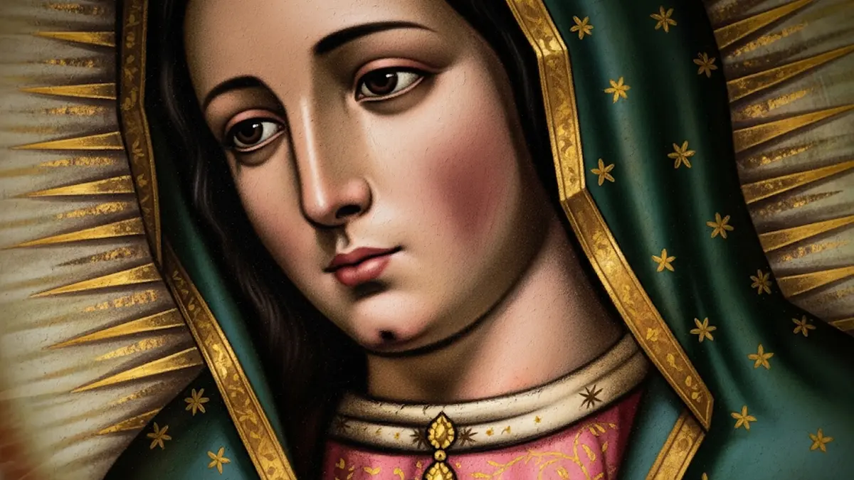 un primo piano dettagliato del volto e degli occhi della Madonna di Guadalupe