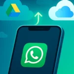 Smartphone con schermata di WhatsApp