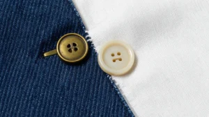 perche-bottoni-uomini-donne-lati-opposti-storia