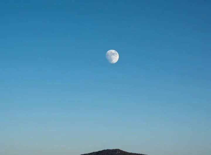 perche-la-luna-si-vede-di-giorno-spiegazione-scientifica