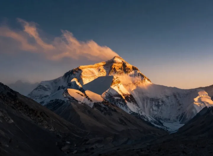 perche-monte-everest-continua-crescere-geologia