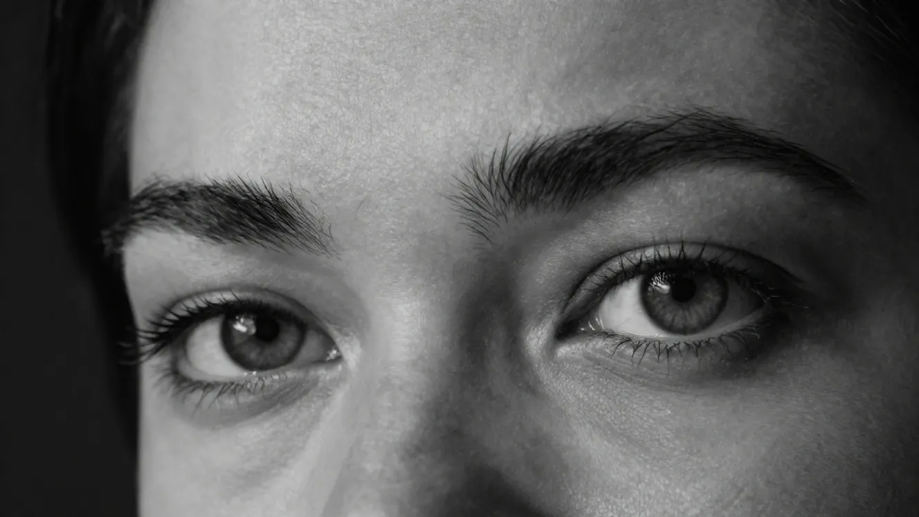 codice-comunicazione-non-verbale-sopracciglia-psicologia