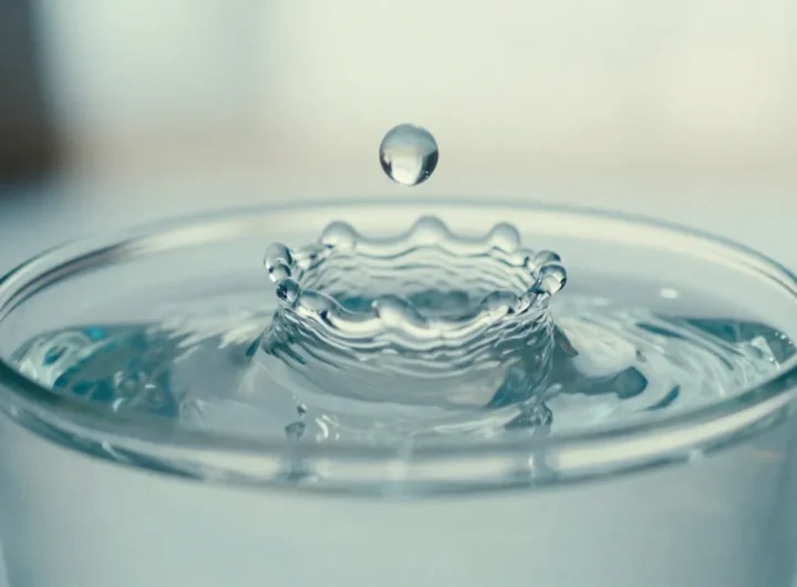 quanta-acqua-bere-fabbisogno-giornaliero-uomo-donna